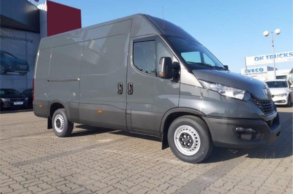 Furgon Iveco Daily z Wyposażeniem Premium w WYPRZEDAŻY ROCZNIKA 2020