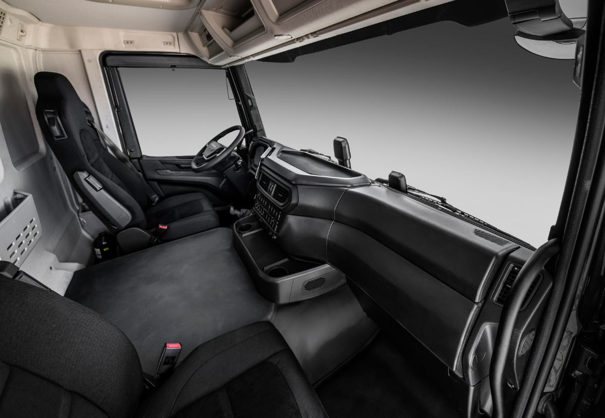 Kabina IVECO S-Way MY26 – wnętrze i wyposażenie